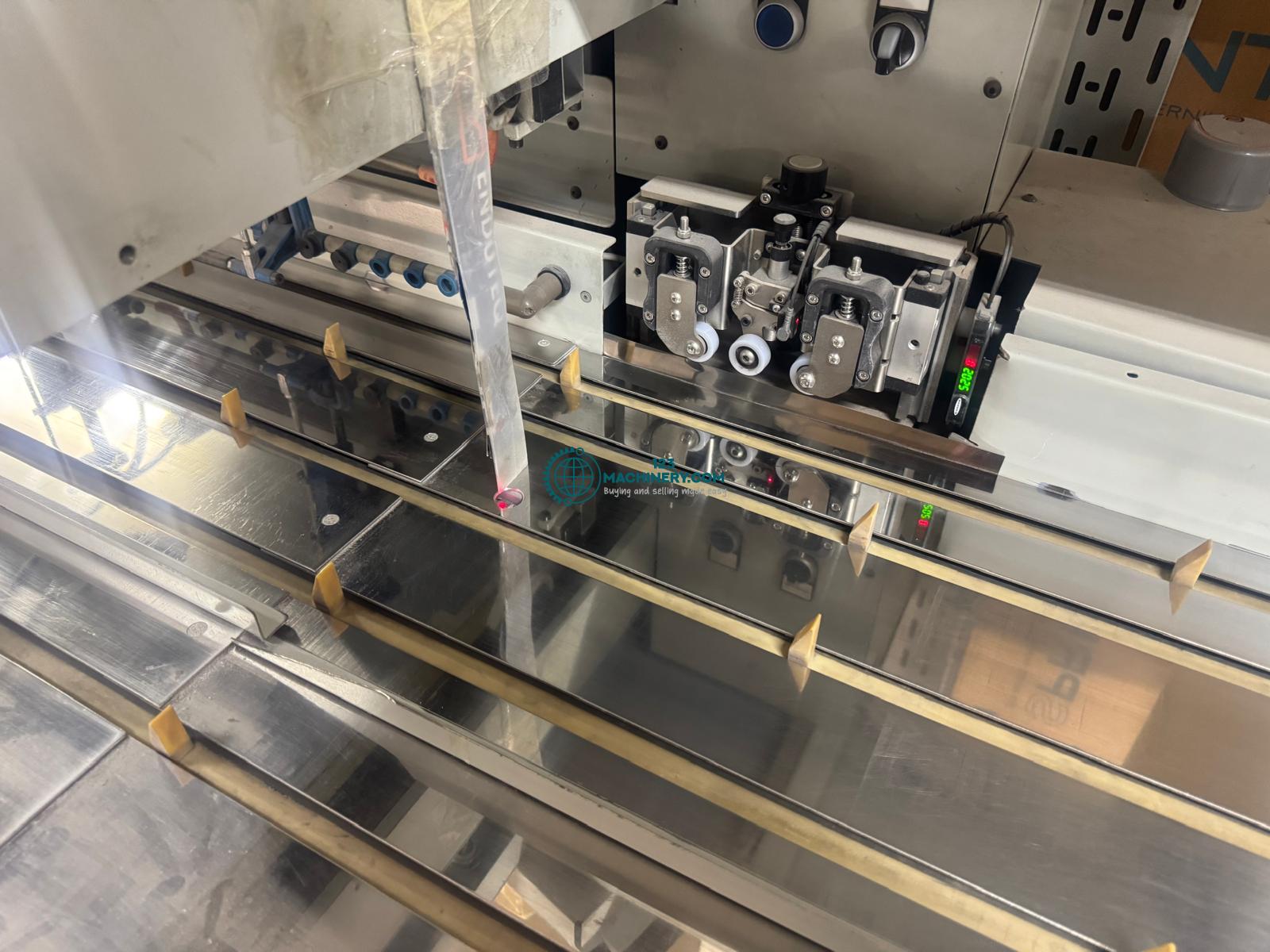 MKW 30 UT/20GS/AW/HV 20 stations collator